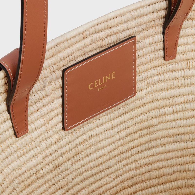 celine classic panier small triomphe intrecciato in rafia e pelle di vitello