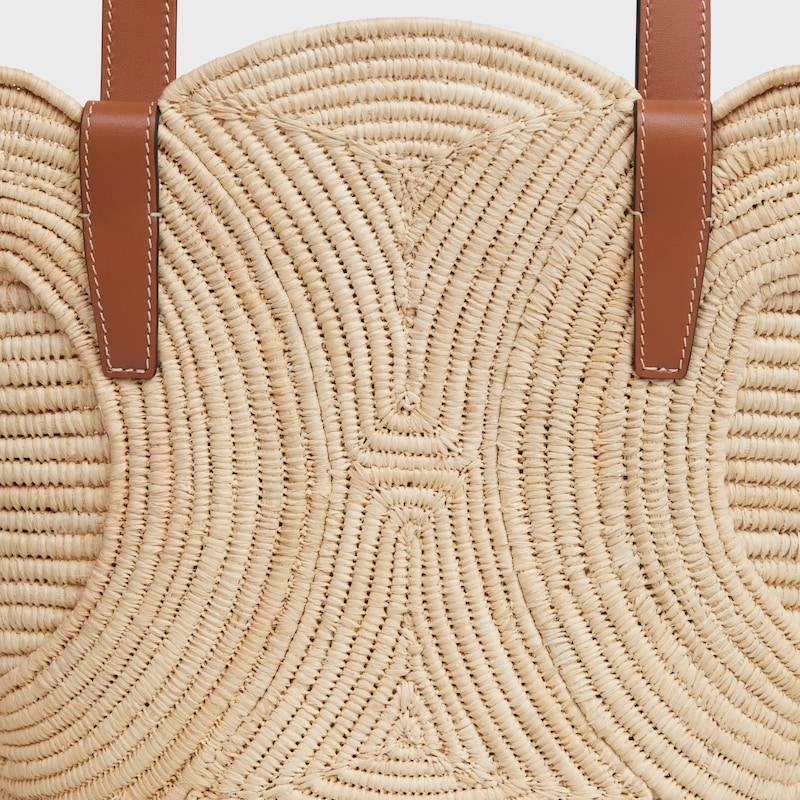 celine classic panier small triomphe intrecciato in rafia e pelle di vitello