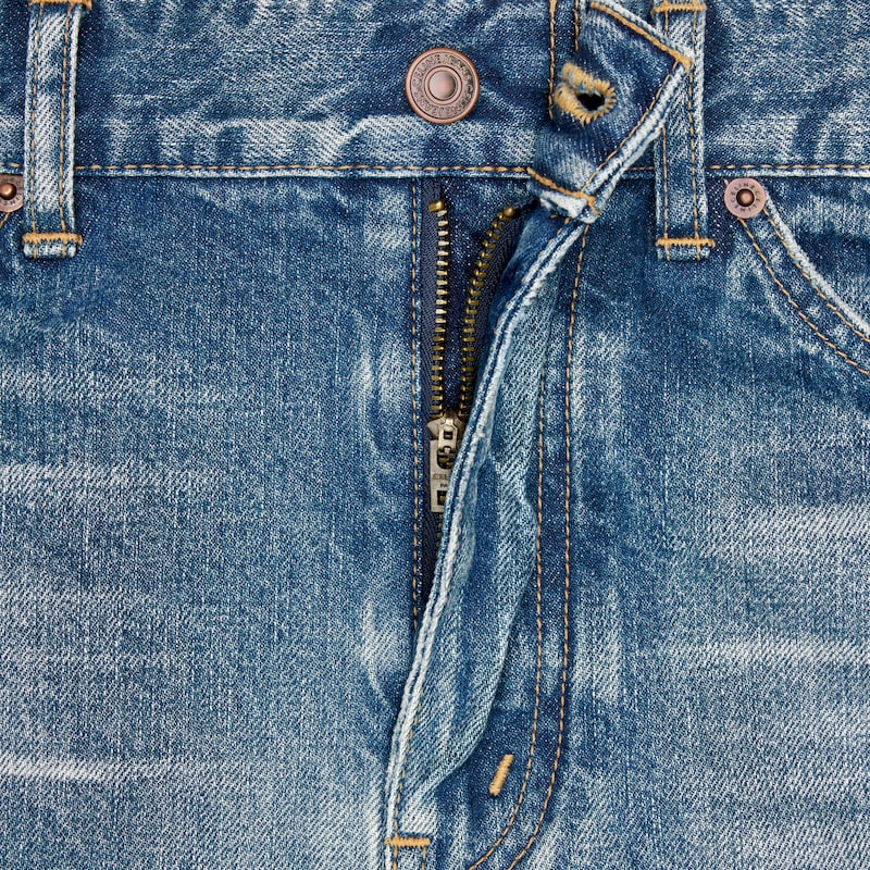 pantaloncini da skate in denim lavaggio cielo elettrico