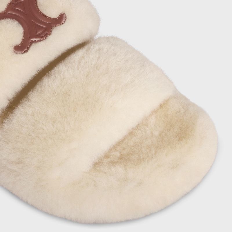 celine indossa triomphe in pelle di pelle