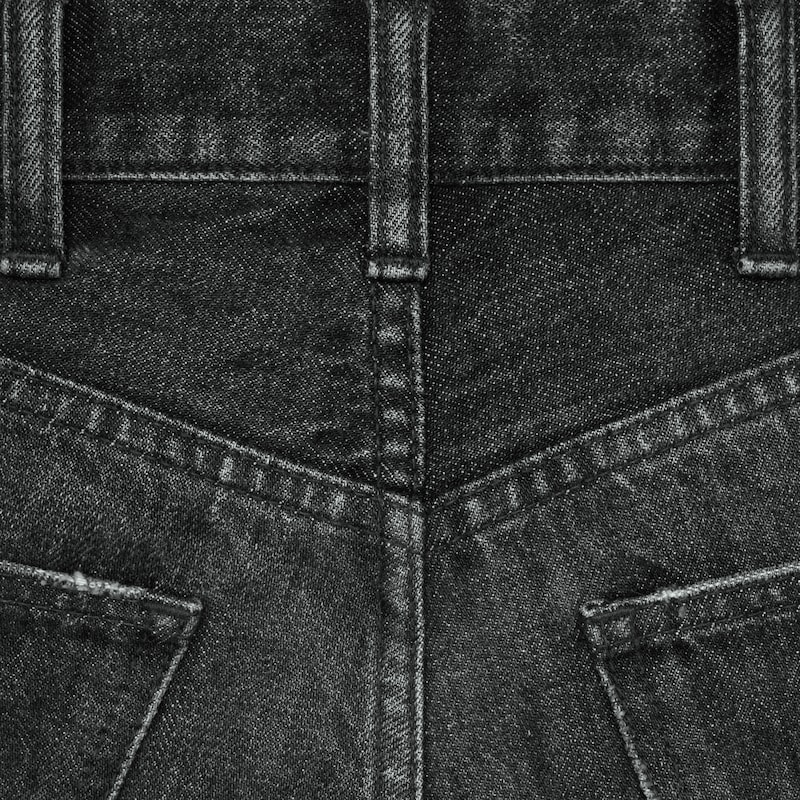 jeans da surf svasati in denim nero effetto ghiaccio